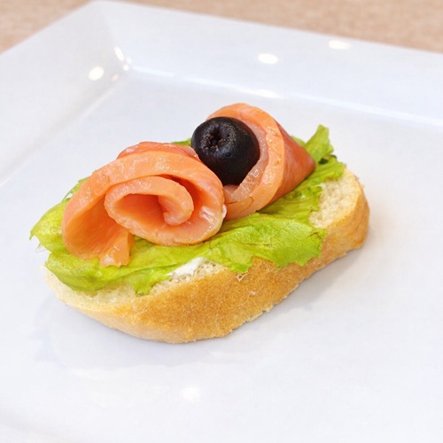 Бутерброд с красной рыбой