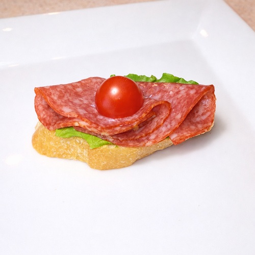 Бутерброд с салями