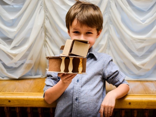 "АРХ-ДЕТИ74" в Камерном: юные архитекторы проникли в театральное закулисье