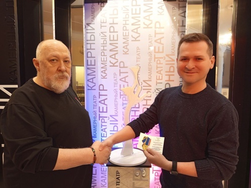 Главный художник Камерного получил медаль