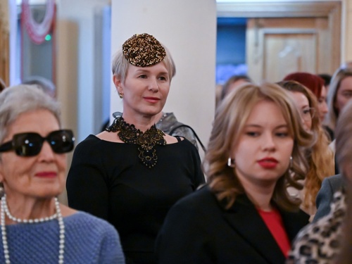 «Красивый выход» в Камерном!