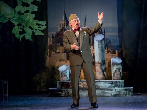 Заслуженный артист России Виктор Нагдасёв приглашает на вечер поэзии "Письма правнуку"