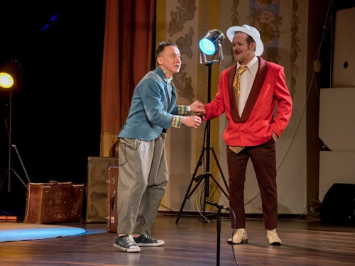 М. Яковлев в спектакле «А у нас во дворе. Облако-рай»