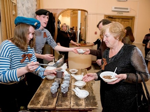 Полевая кухня в честь Юбилея Победы