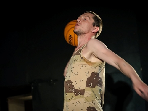 Баскетболисты "Динамо" на спектакле "Отцы и сыновья"