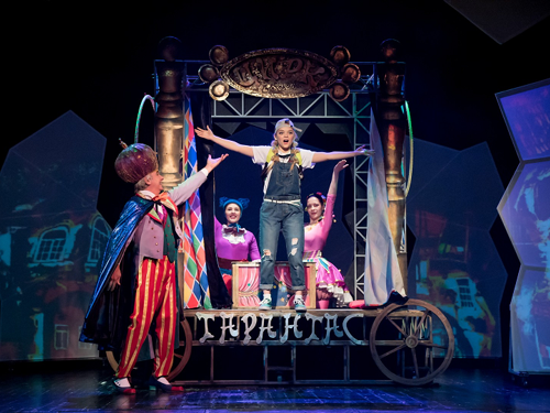 24 мая в Кыштыме на сцене ДК «Победа» спектаклем «Сокровища пиратов» наш театр открыл Областной фестиваль «Сцена-2017»