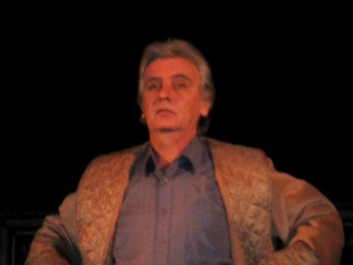 Премьера ИВ ЖАМИАК  "Человек, который платит"