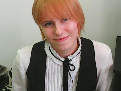 Школьница делает в Москве доклад о Камерном театре