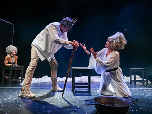 И смех, и слезы. Нужны ли взрослым смешные и страшные сказки?