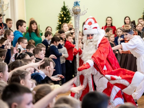 В Челябинске наградили три лучших новогодних спектакля