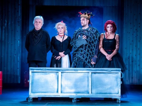 В Челябинске создали спектакль о театре в эпицентре политических интриг